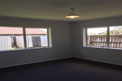 Photo of property in 2/46 West Fairway, Golflands, Auckland, 2013