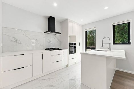 Photo of property in 13 Tower Hill, Stanmore Bay, Whangaparaoa, 0930