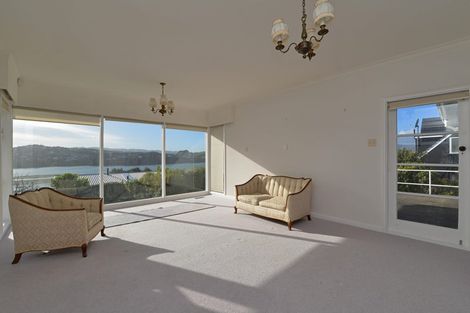 Photo of property in 49 Seaview Road, Paremata, Porirua, 5024