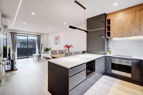 Photo of property in 4/16 Binsted Road, New Lynn, Auckland, 0600