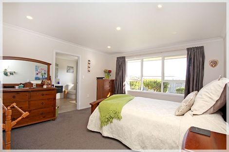 Photo of property in 12 Malthus Place, Foxton Beach, Foxton, 4815