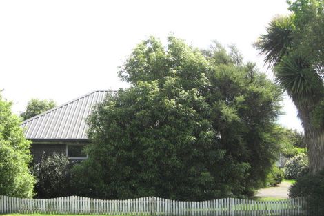 Photo of property in 56 Momorangi Crescent, Redwood, Christchurch, 8051