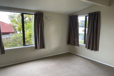 Photo of property in 28 Venus Place, Half Moon Bay, Auckland, 2012