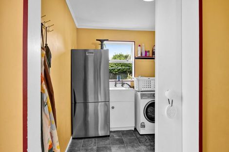 Photo of property in 77 Govett Avenue, Frankleigh Park, New Plymouth, 4310