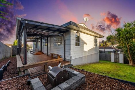 Photo of property in 7 Faram Place, Massey, Auckland, 0614
