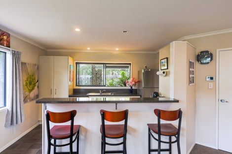 Photo of property in 1a Peel Place, Wainuiomata, Lower Hutt, 5014
