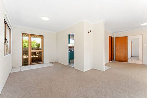 Photo of property in 6 Quo Vadis Place, Red Beach, 0932