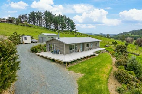 Photo of property in 571 Shoemaker Road, Waipu, 0582