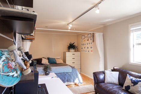 Photo of property in 20 Frye Crescent, Albert Town, Wanaka, 9305