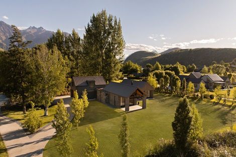 Photo of property in 33 Central Park Avenue, Lake Hayes, Queenstown, 9371