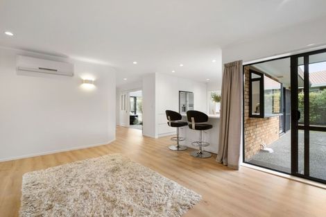 Photo of property in 9 Suncrest Drive, West Harbour, Auckland, 0618