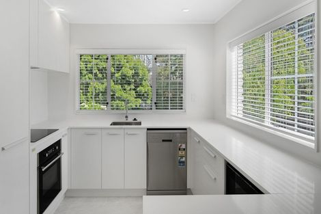 Photo of property in 2/2 Napoleon Avenue, Milford, Auckland, 0620