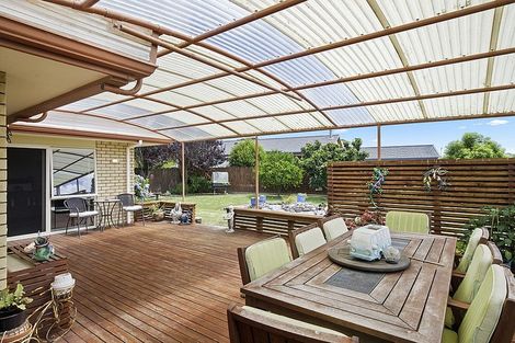 Photo of property in 6 Ernest Shackleton Place, Waiuku, 2123