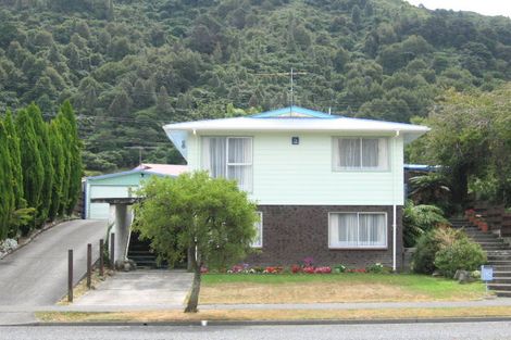 Photo of property in 174 California Drive, Totara Park, Upper Hutt, 5018