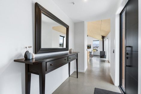 Photo of property in 3 Pepperwood Green, Albert Town, Wanaka, 9305