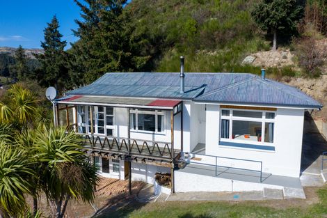 Photo of property in 89 Branxholm Street, Roxburgh, 9500