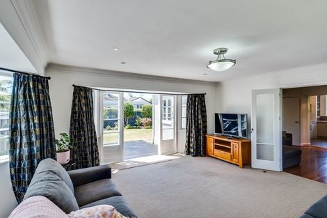 Photo of property in 18 Anderson Road, Taradale, Napier, 4112