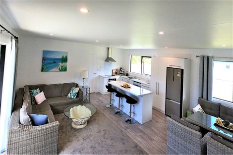 Photo of property in 9 Meenas Place, Cable Bay, 0420