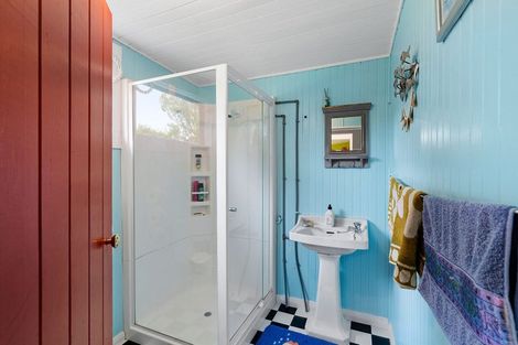 Photo of property in 21 Shortt Street, Foxton Beach, Foxton, 4815