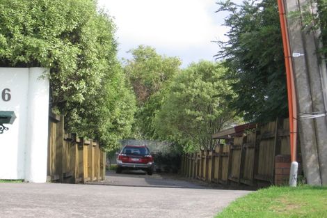 Photo of property in 1/846 East Coast Road, Oteha, Auckland, 0630