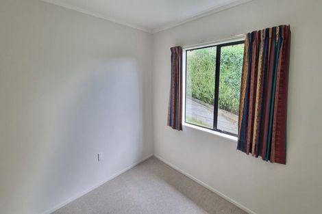 Photo of property in 4 Mayfair Place, Westown, New Plymouth, 4310