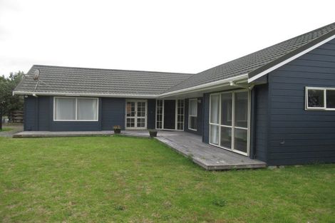 Photo of property in 5 Adrian Grove, Waikanae Beach, Waikanae, 5036
