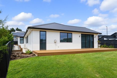 Photo of property in 7 Kiokio Place, Swanson, Auckland, 0614