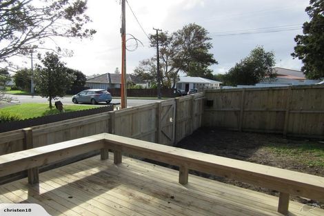 Photo of property in 79 Awaroa Road, Sunnyvale, Auckland, 0612