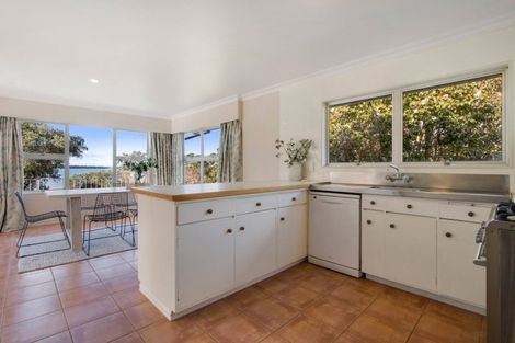 Photo of property in 22 Giles Way, Tanners Point, Katikati, 3177