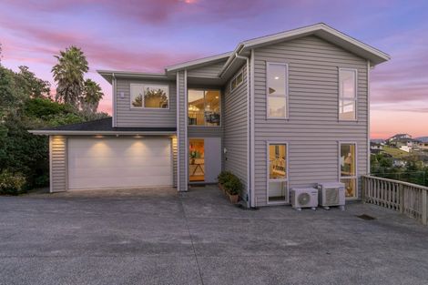 Photo of property in 188 Whangaparaoa Road, Red Beach, 0932