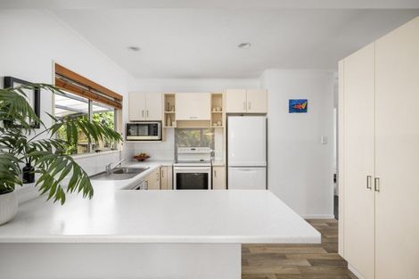 Photo of property in 39 Pelorus Street, Welcome Bay, Tauranga, 3112