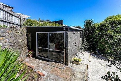Photo of property in 81 Paynters Avenue, Strandon, New Plymouth, 4312