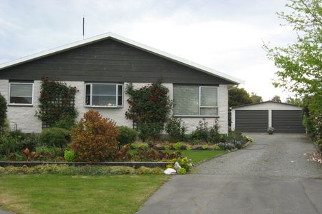 Photo of property in 16 Seadown Crescent, Amberley, 7410