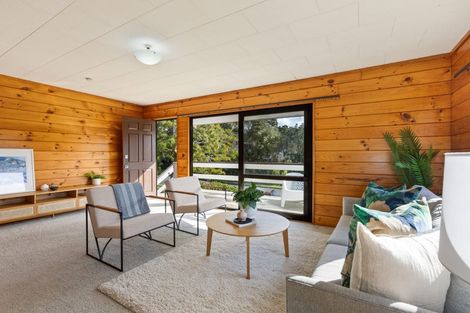 Photo of property in 10 Eagleson Street, Northcross, Auckland, 0632