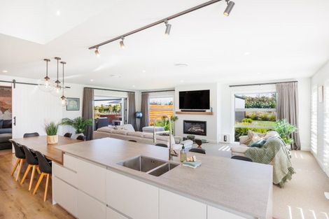 Photo of property in 9 Paterson Lane, Kelvin Grove, Palmerston North, 4470