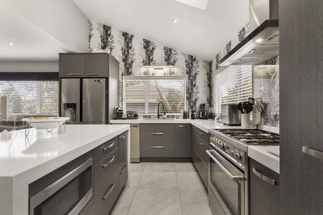 Photo of property in 19 Patons Road, Howick, Auckland, 2014