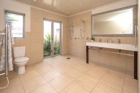 Photo of property in 2/11 Mclellan Place, Ilam, Christchurch, 8041