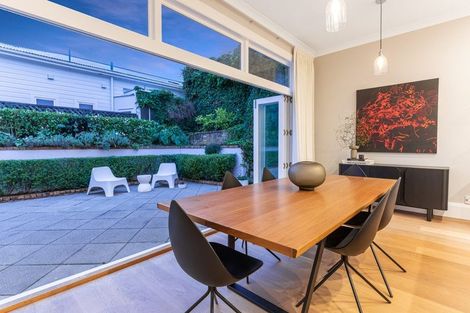 Photo of property in 22 Plunket Street, Kelburn, Wellington, 6012