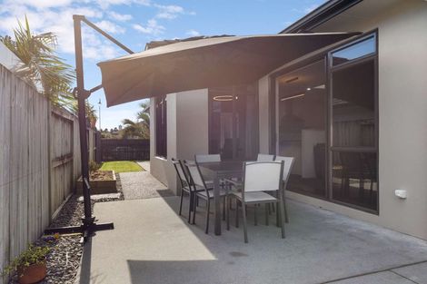 Photo of property in 102 Oriental Parade, Papamoa Beach, Papamoa, 3118