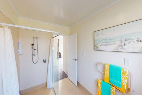 Photo of property in 2 Barclay Grove, Hokio Beach, Levin, 5571