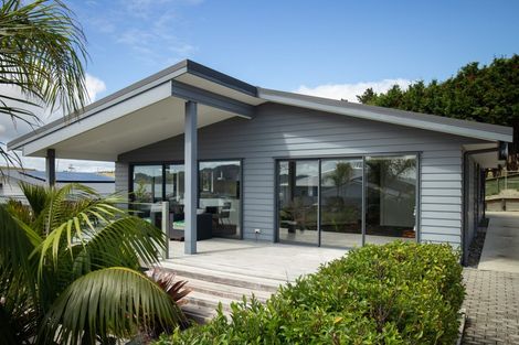 Photo of property in 27 Lori Lane, Coopers Beach, 0420