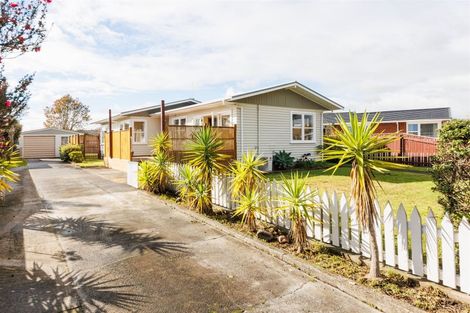 Photo of property in 39 Abraham Crescent, Milson, Palmerston North, 4414
