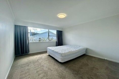 Photo of property in 1/5 Braemar Road, Castor Bay, Auckland, 0620