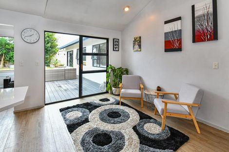 Photo of property in 29 Len Garlick Place, Pahurehure, Papakura, 2113