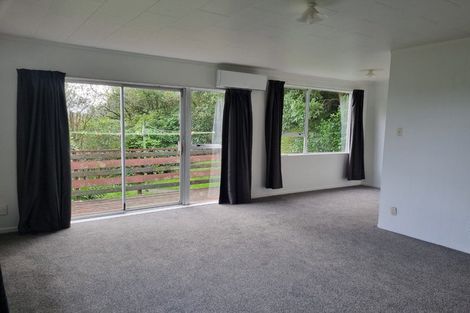 Photo of property in 58b Raroa Terrace, Tawa, Wellington, 5028