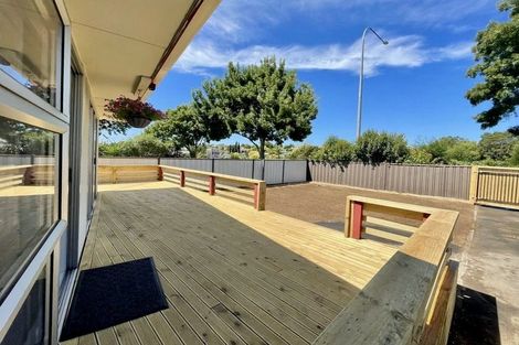 Photo of property in 104 Edmonton Road, Henderson, Auckland, 0612