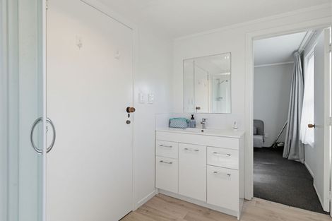 Photo of property in 9a Kawaha Point Road, Fairy Spring, Rotorua, 3015