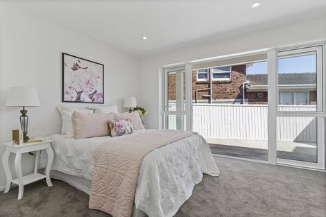 Photo of property in 16 Paisley Street, Mellons Bay, Auckland, 2014