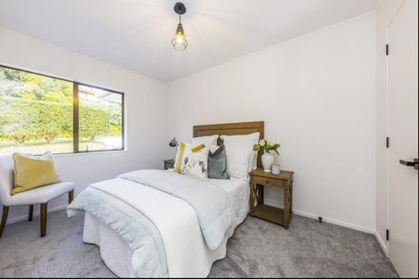 Photo of property in 43 Ewhurst Place, Goodwood Heights, Auckland, 2105