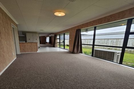 Photo of property in 8a Busby Place, Awapuni, Palmerston North, 4412